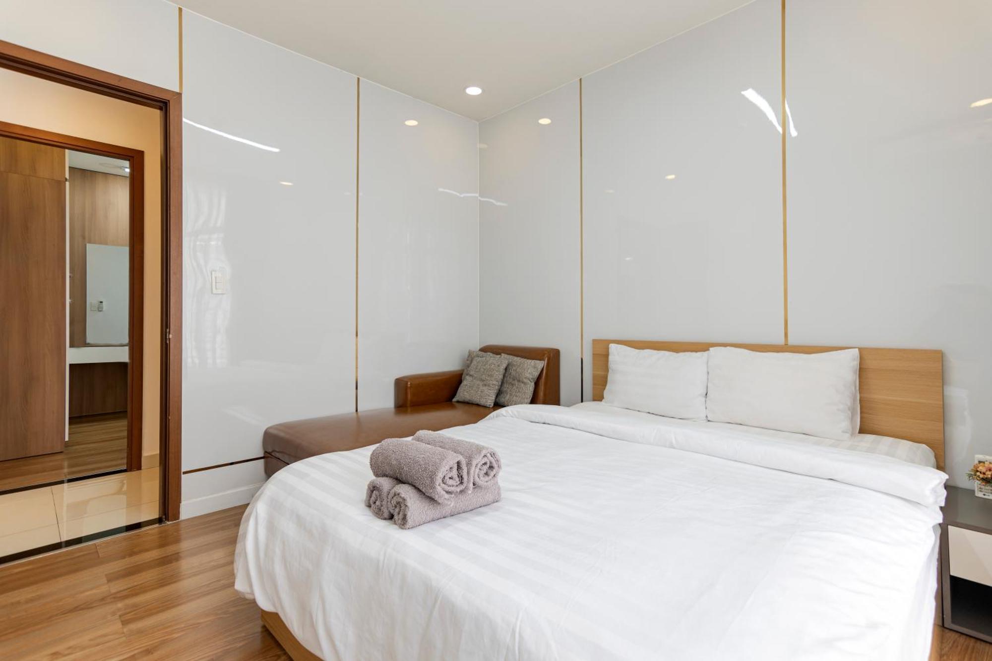 The Luxury Grand Riverside City Center * TP. Hồ Chí Minh